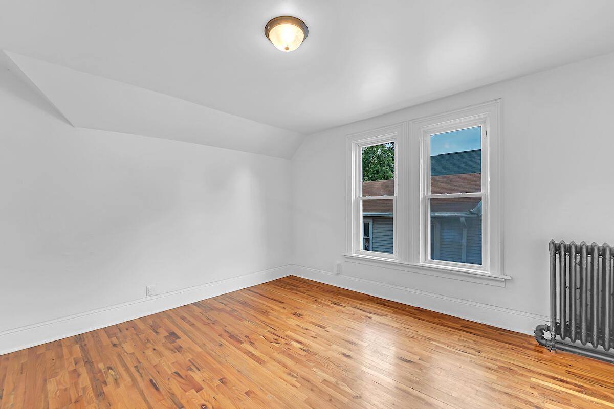 2030 W Pierce STREET, Milwaukee, WI 53204