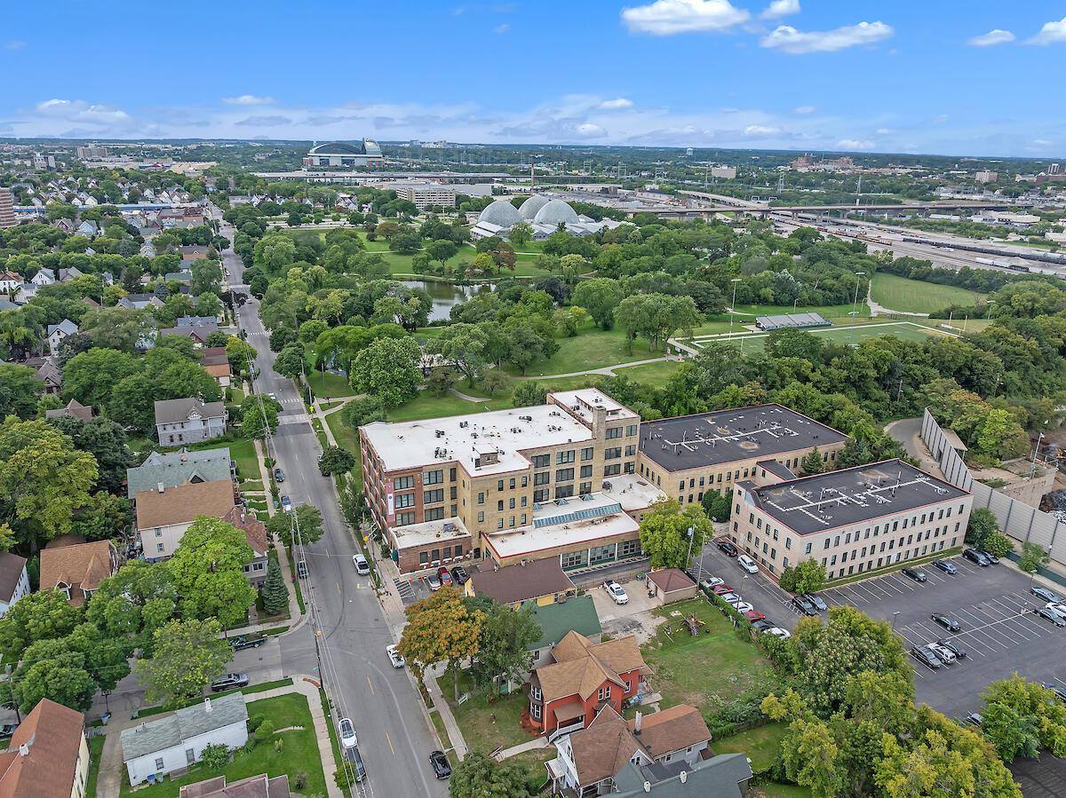 2030 W Pierce STREET, Milwaukee, WI 53204