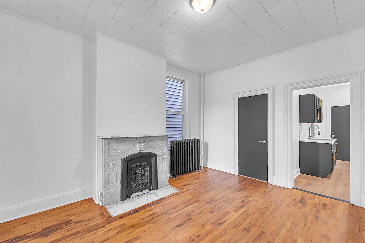 2030 W Pierce STREET, Milwaukee, WI 53204