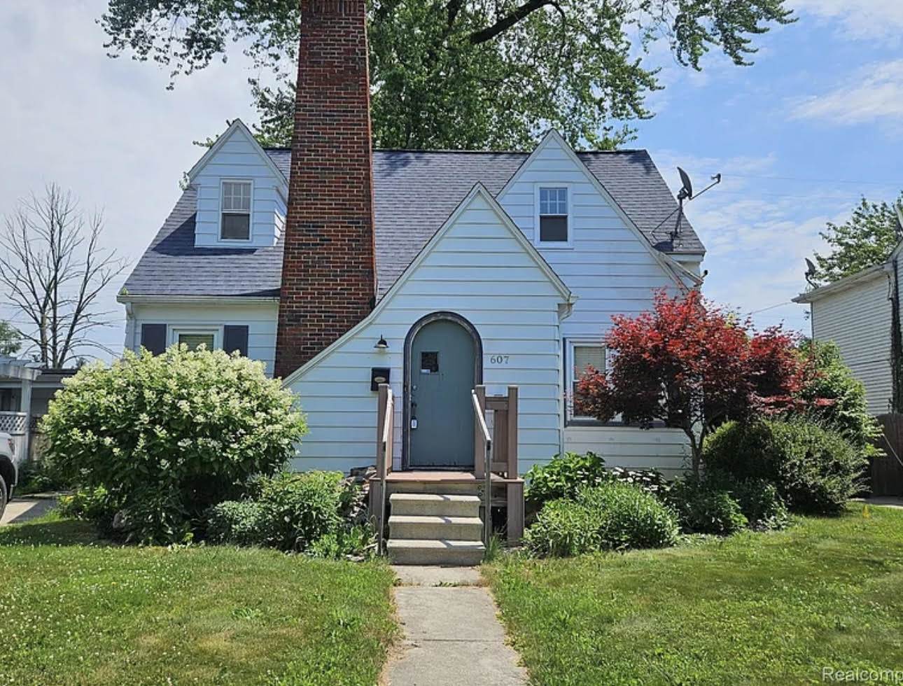 607 Roome Ct, Flint, MI 48503