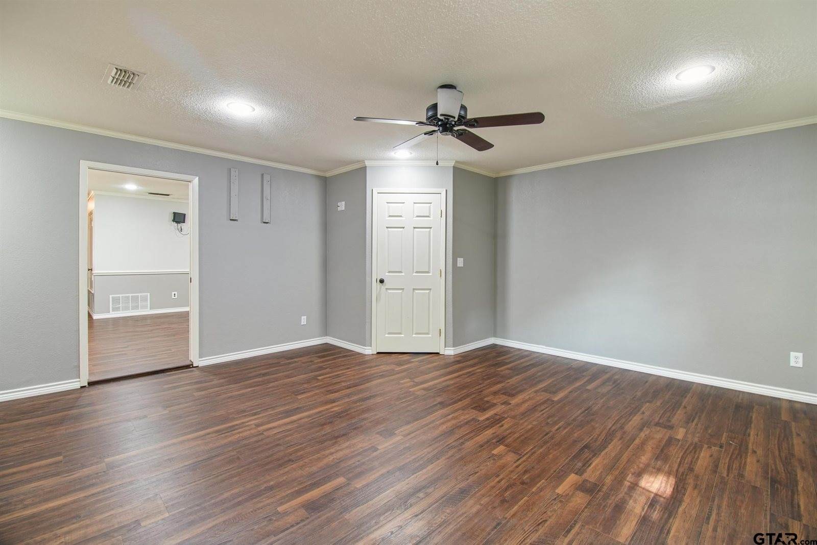 202 Robinwood Dr, Whitehouse, TX 75791