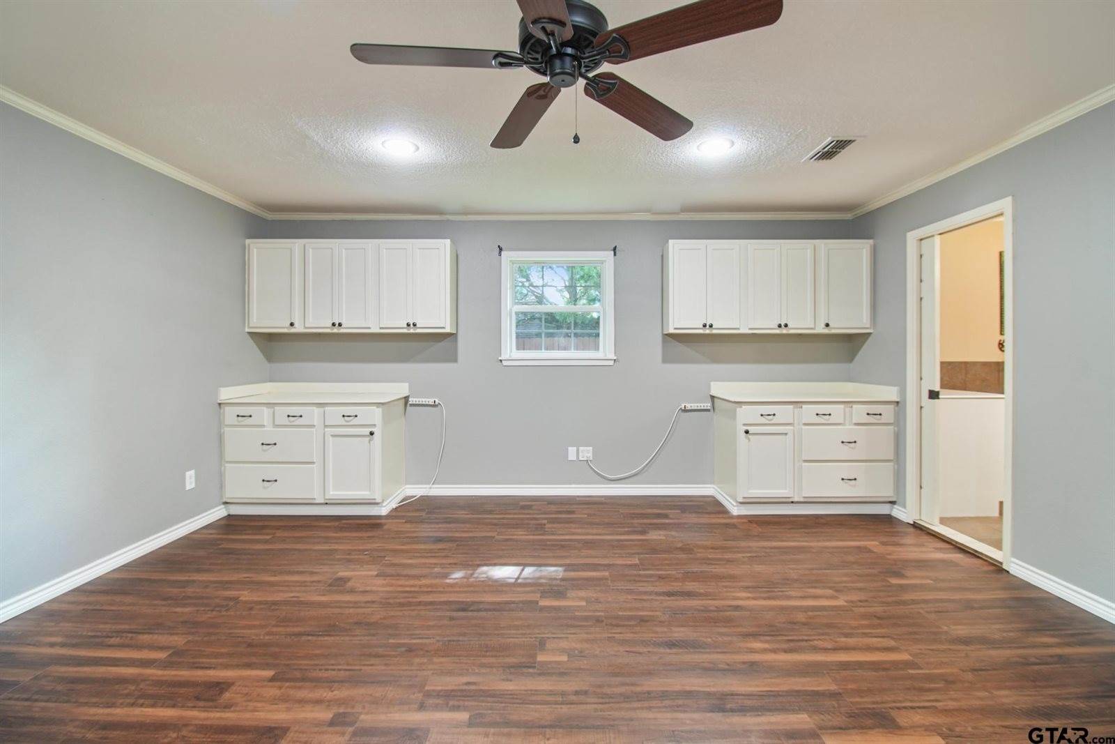 202 Robinwood Dr, Whitehouse, TX 75791