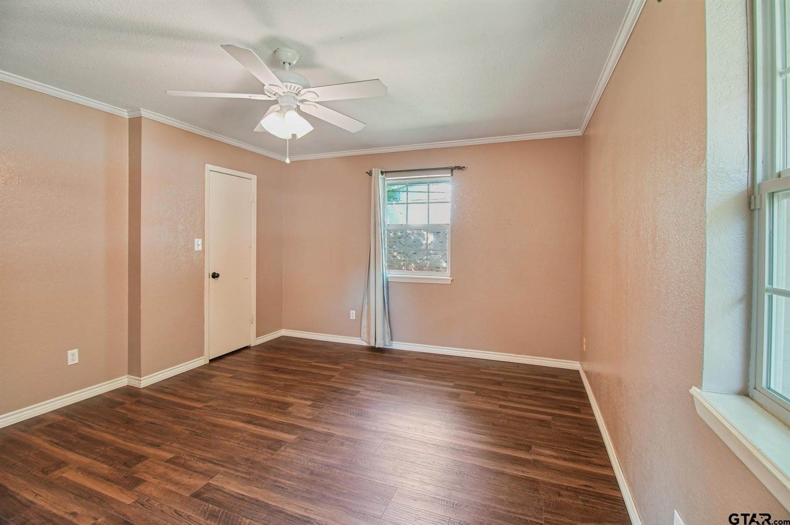 202 Robinwood Dr, Whitehouse, TX 75791