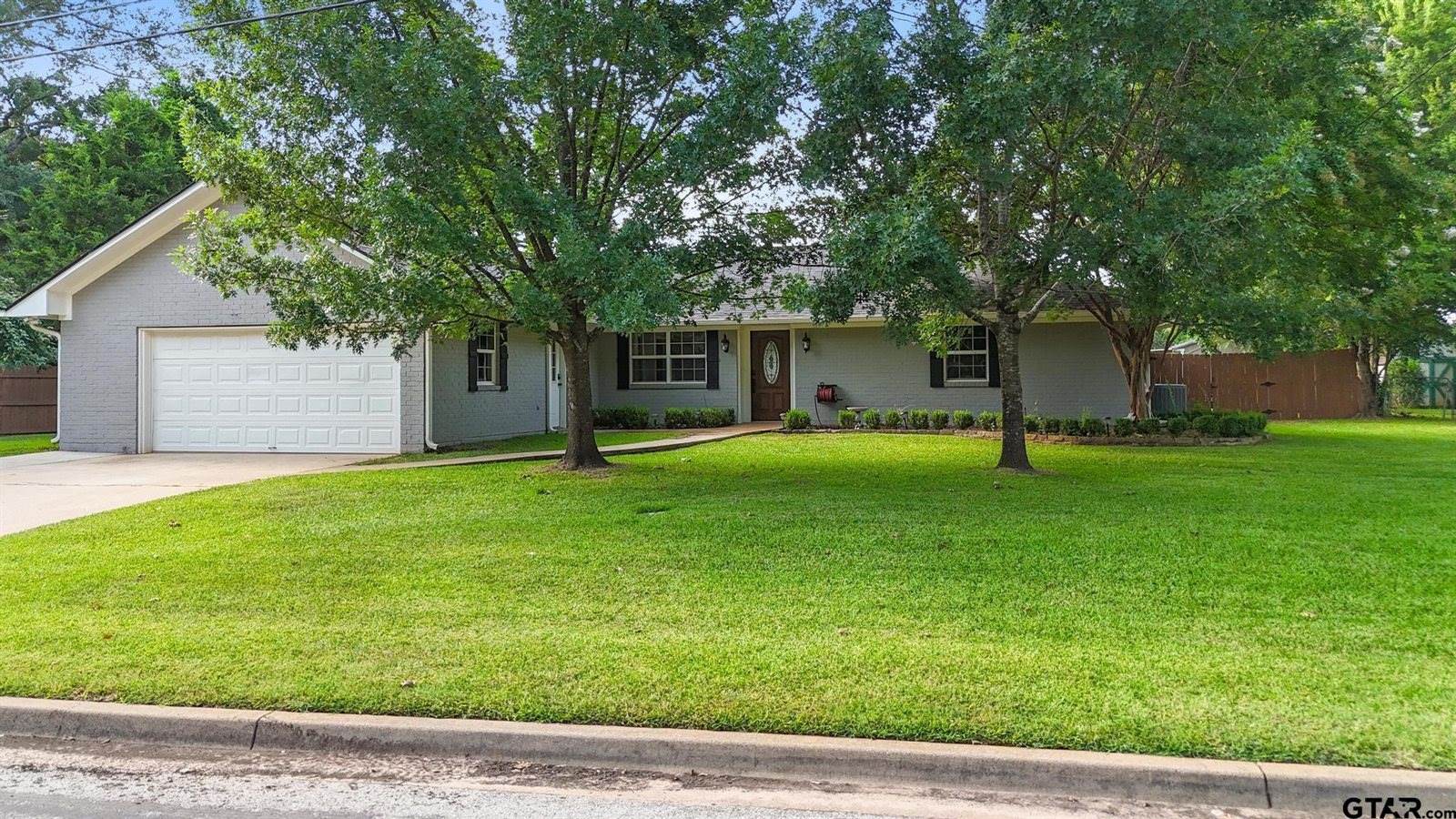 202 Robinwood Dr, Whitehouse, TX 75791