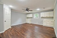 202 Robinwood Dr, Whitehouse, TX 75791