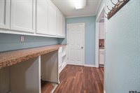 202 Robinwood Dr, Whitehouse, TX 75791