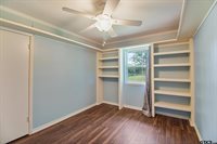 202 Robinwood Dr, Whitehouse, TX 75791