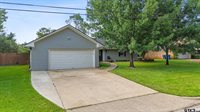 202 Robinwood Dr, Whitehouse, TX 75791