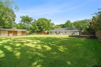 202 Robinwood Dr, Whitehouse, TX 75791