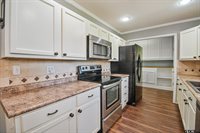 202 Robinwood Dr, Whitehouse, TX 75791