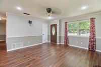 202 Robinwood Dr, Whitehouse, TX 75791