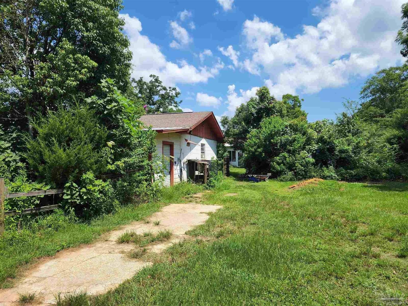 445 West Roberts Rd, Cantonment, FL 32533