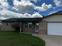 302 Osage, Geronimo, OK 73543