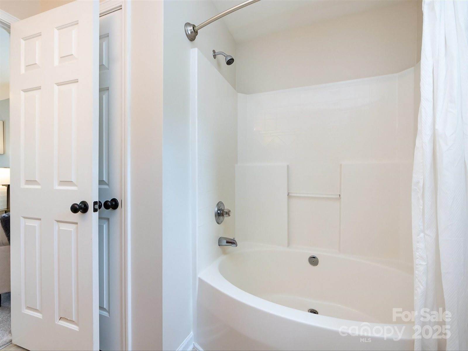 9033 Seamill Road, Charlotte, NC 28278