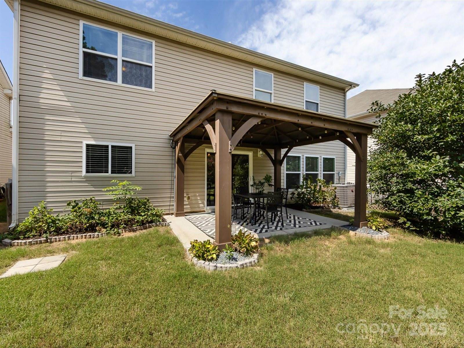 9033 Seamill Road, Charlotte, NC 28278