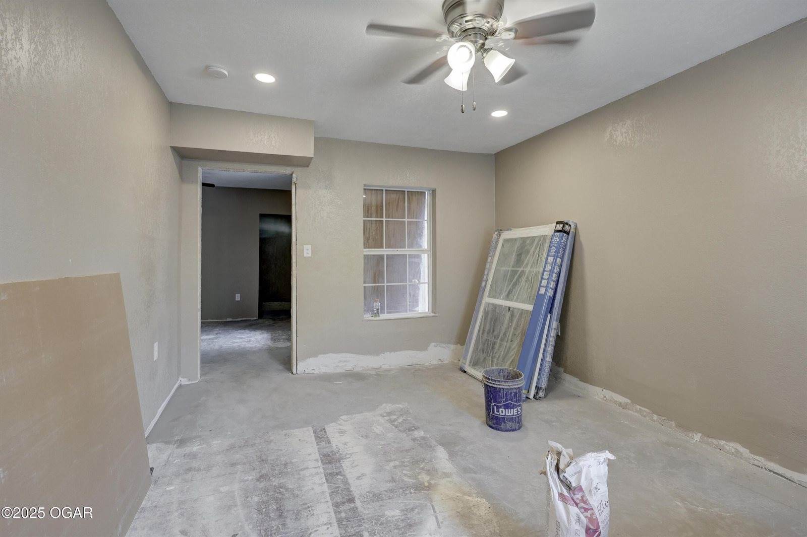 2201 South Porter Avenue, Joplin, MO 64804