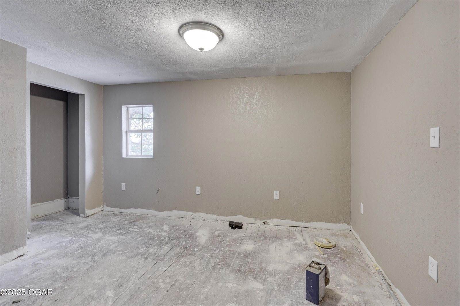 2201 South Porter Avenue, Joplin, MO 64804