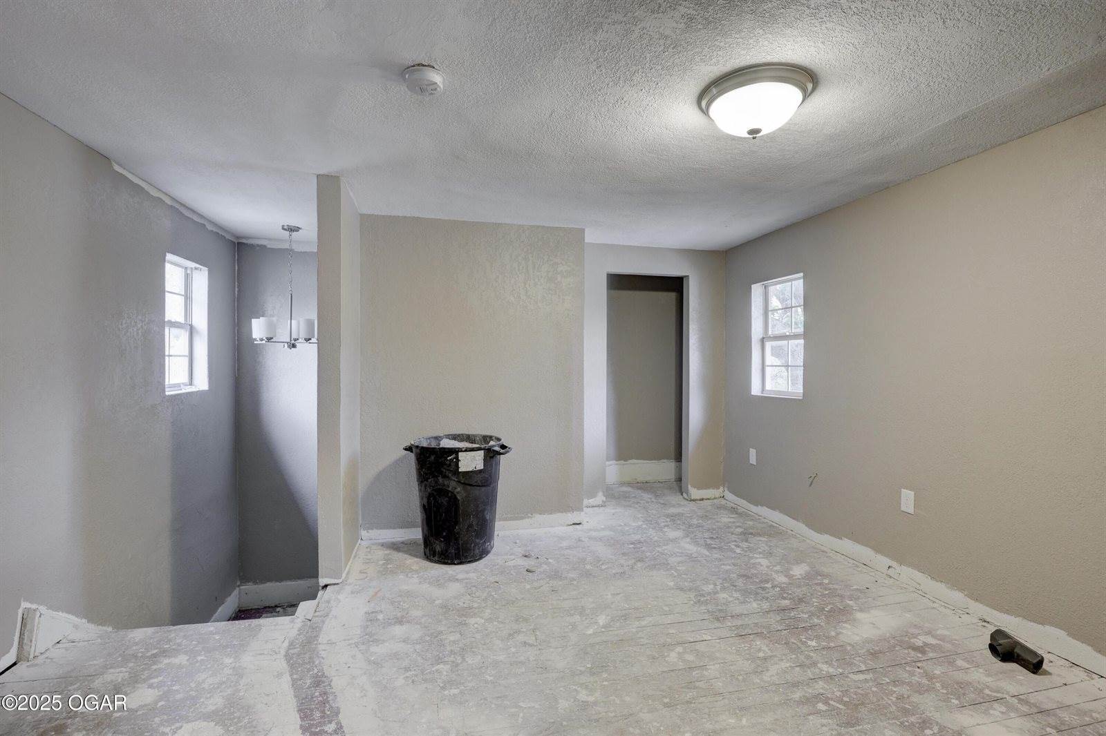 2201 South Porter Avenue, Joplin, MO 64804