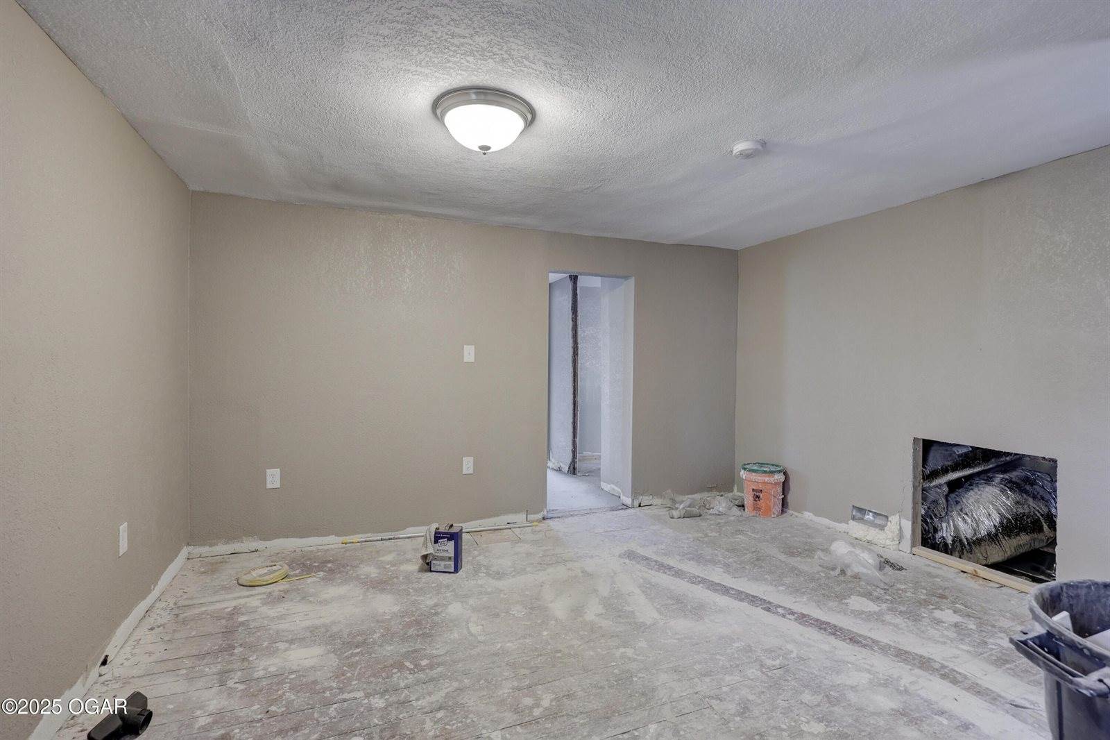 2201 South Porter Avenue, Joplin, MO 64804