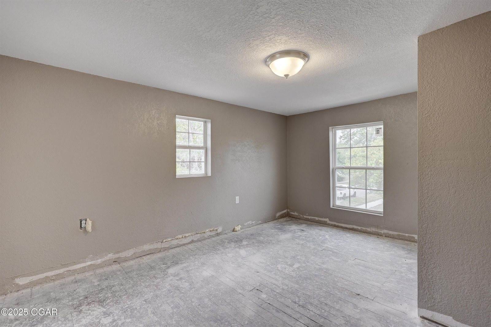 2201 South Porter Avenue, Joplin, MO 64804