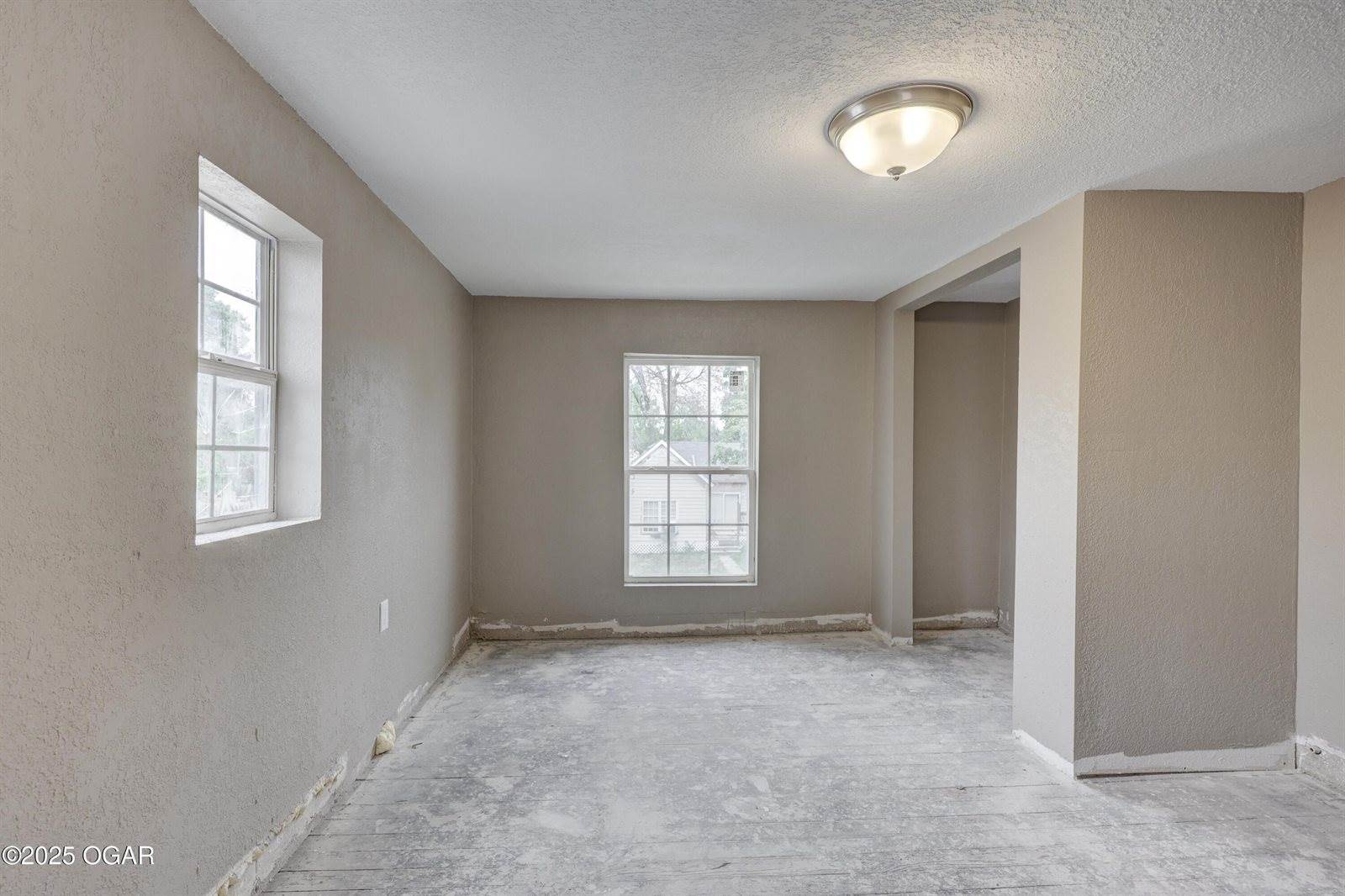 2201 South Porter Avenue, Joplin, MO 64804