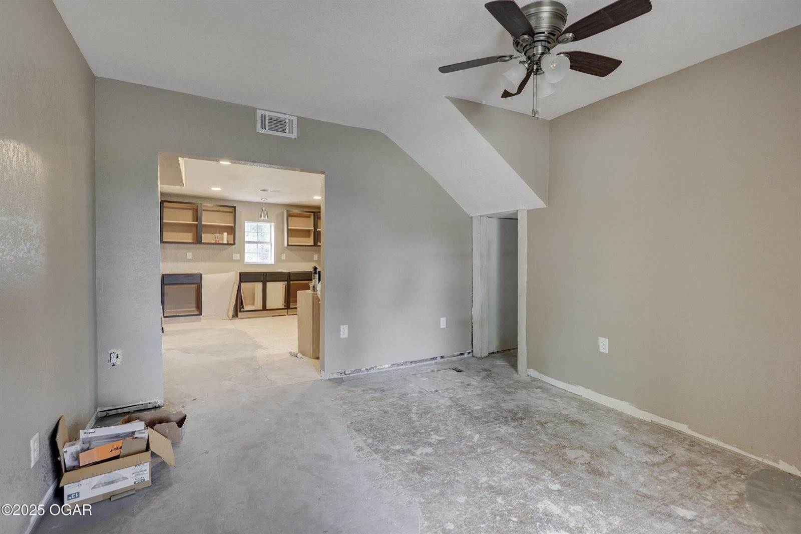 2201 South Porter Avenue, Joplin, MO 64804