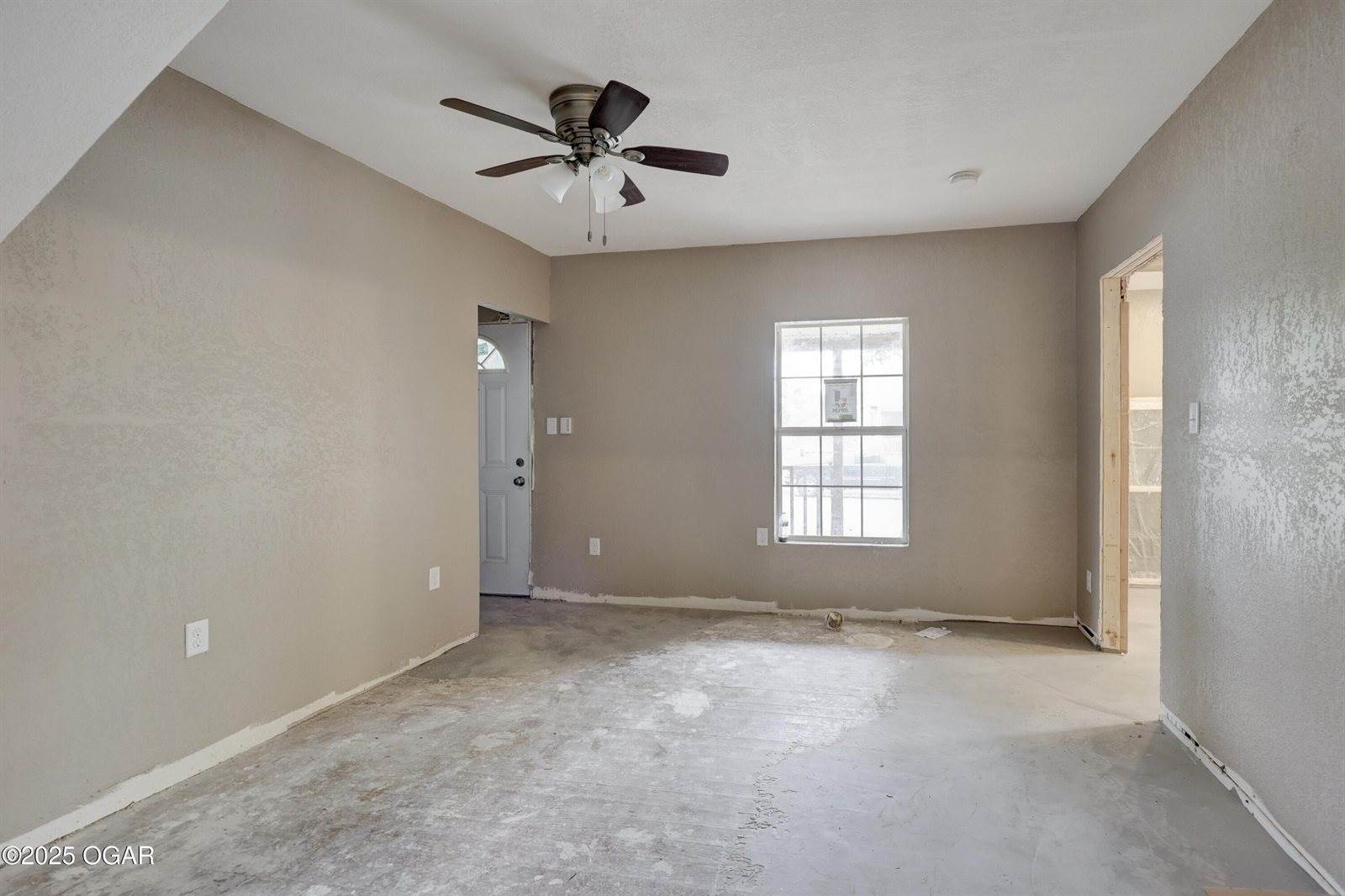 2201 South Porter Avenue, Joplin, MO 64804