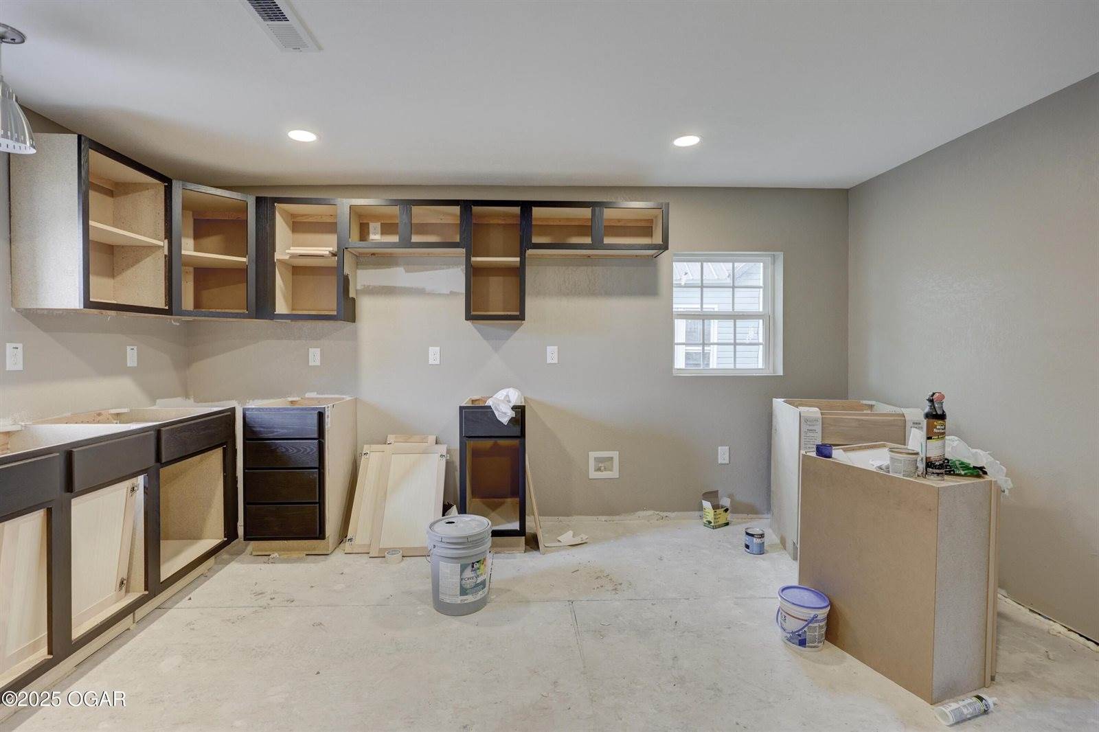 2201 South Porter Avenue, Joplin, MO 64804