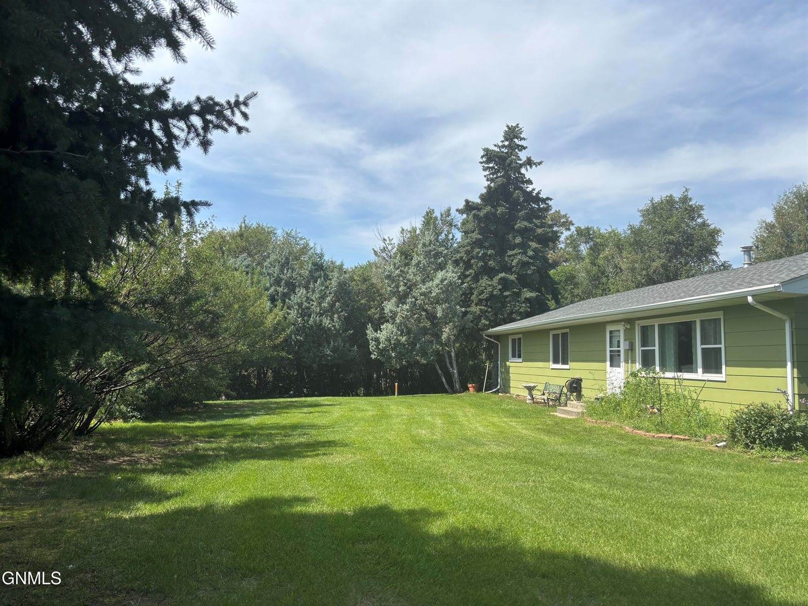 2815 9th Avenue East, Williston, ND 58801