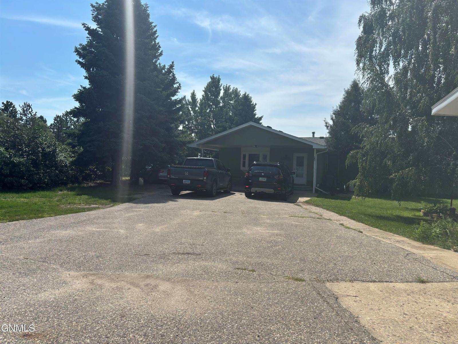 2815 9th Avenue East, Williston, ND 58801