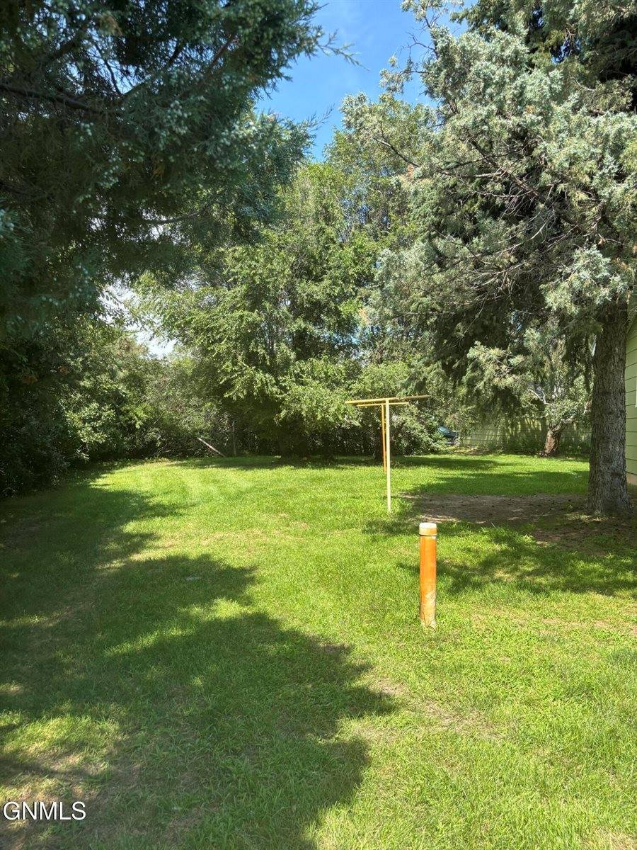 2815 9th Avenue East, Williston, ND 58801