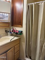 2815 9th Avenue East, Williston, ND 58801