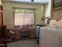 2815 9th Avenue East, Williston, ND 58801