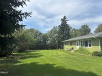 2815 9th Avenue East, Williston, ND 58801