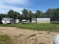 2815 9th Avenue East, Williston, ND 58801