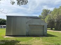 2815 9th Avenue East, Williston, ND 58801