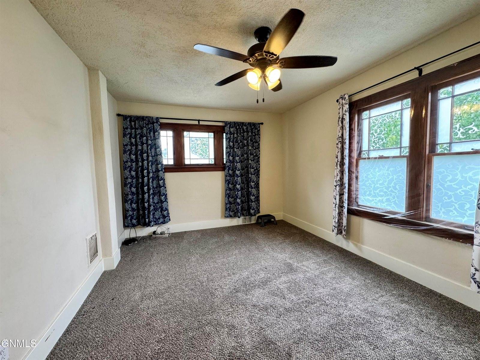 517 4th Avenue East, Williston, ND 58801