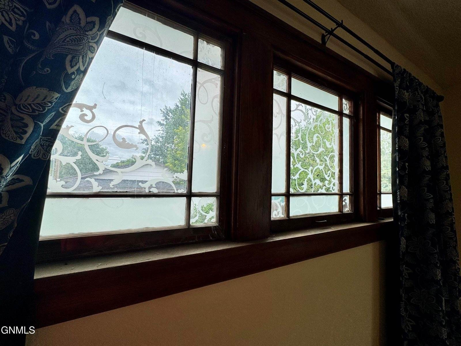 517 4th Avenue East, Williston, ND 58801