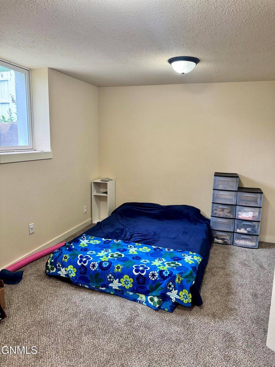 517 4th Avenue East, Williston, ND 58801