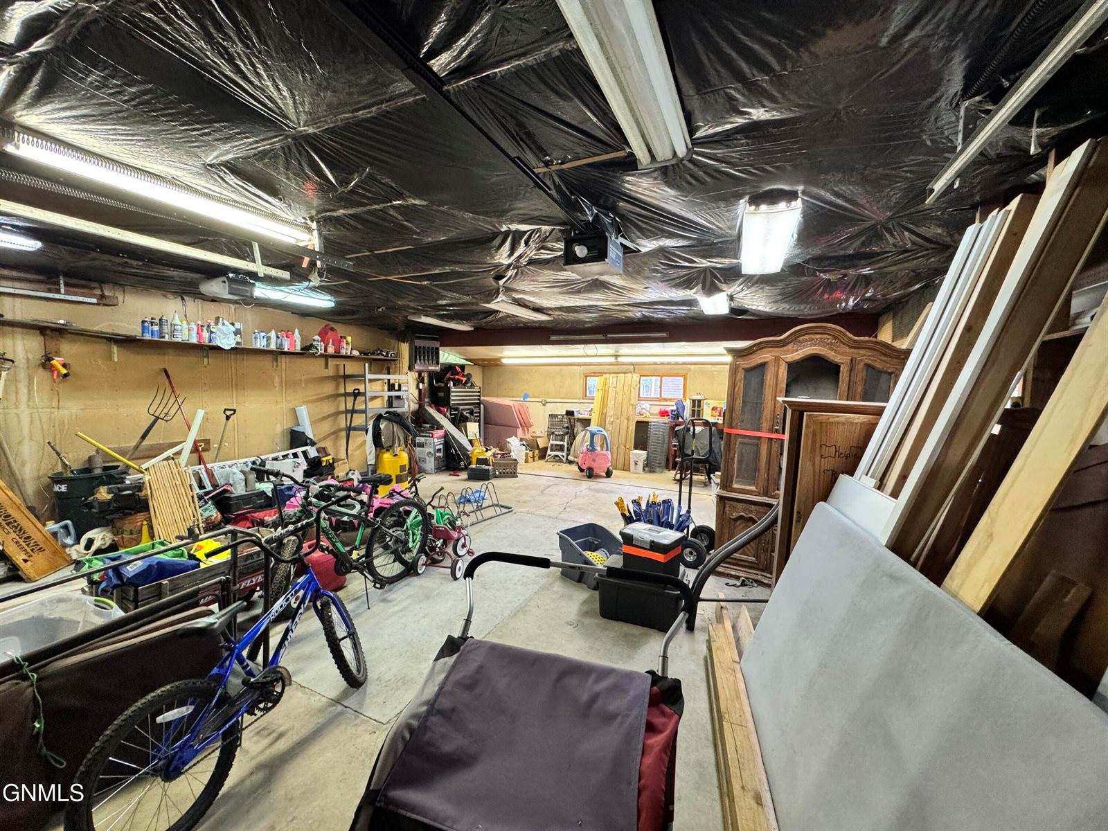 517 4th Avenue East, Williston, ND 58801