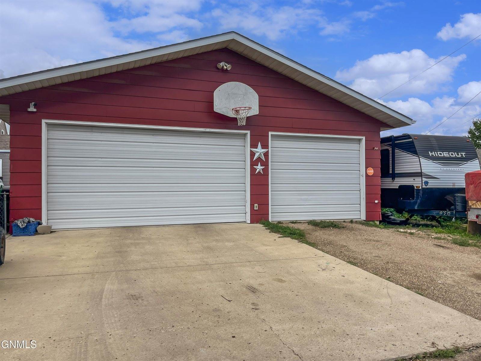 910 8th Avenue West, Williston, ND 58801
