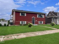 910 8th Avenue West, Williston, ND 58801