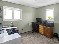 910 8th Avenue West, Williston, ND 58801