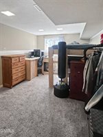 910 8th Avenue West, Williston, ND 58801