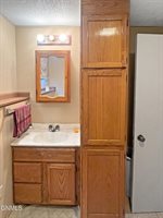 910 8th Avenue West, Williston, ND 58801