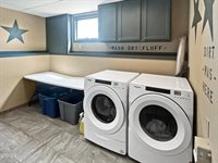 910 8th Avenue West, Williston, ND 58801