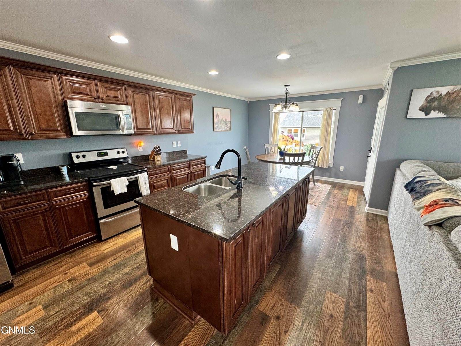 5809 Vanessa Avenue, Williston, ND 58801