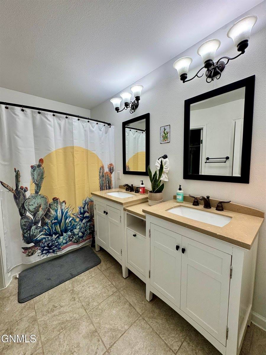 5809 Vanessa Avenue, Williston, ND 58801