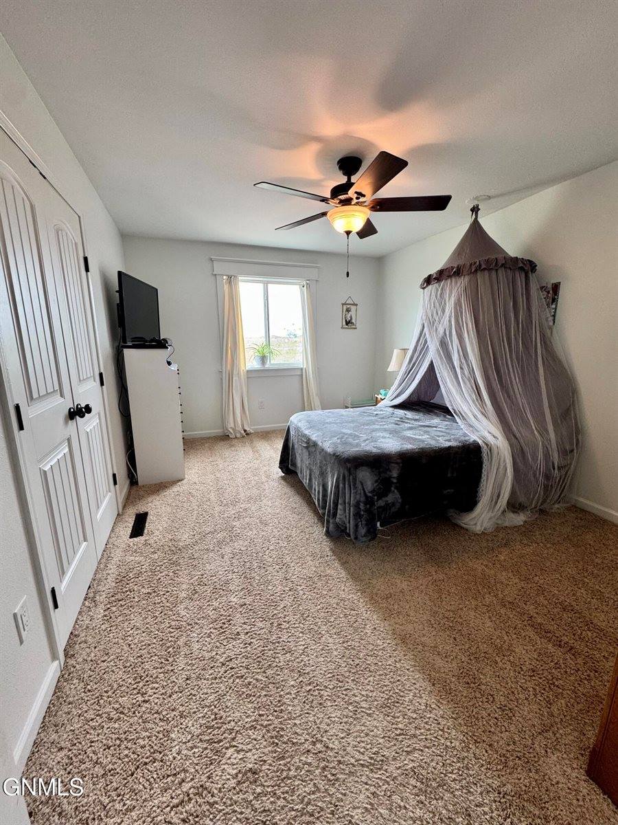 5809 Vanessa Avenue, Williston, ND 58801