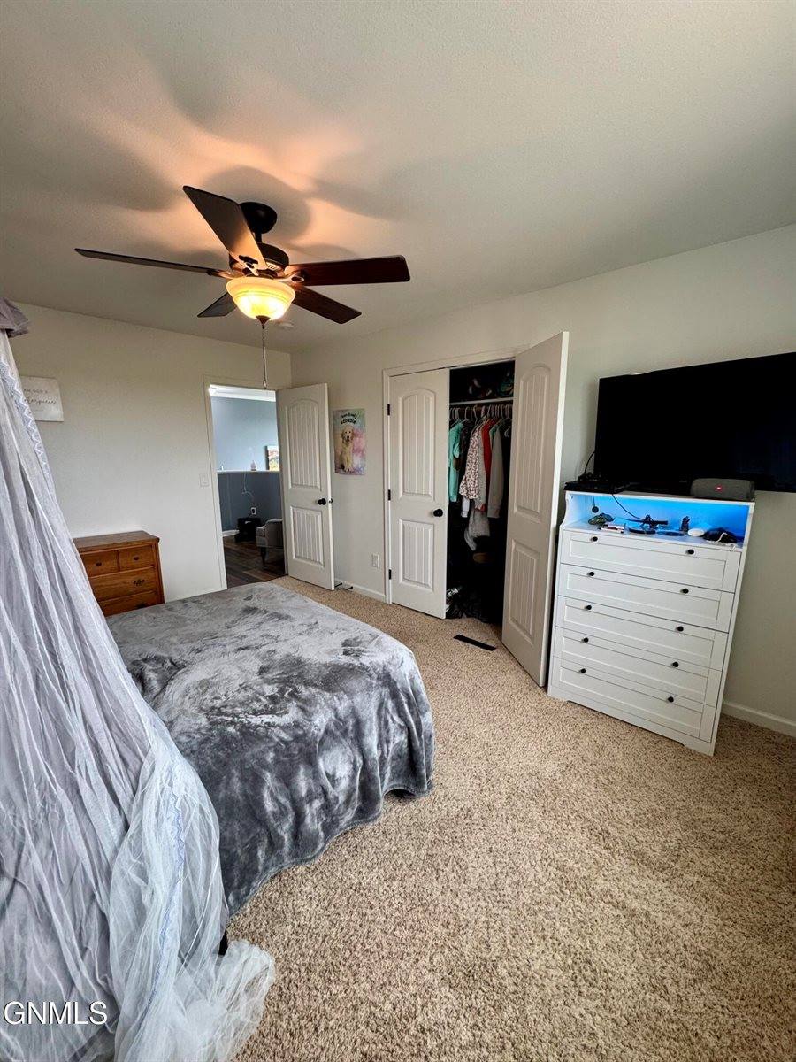 5809 Vanessa Avenue, Williston, ND 58801